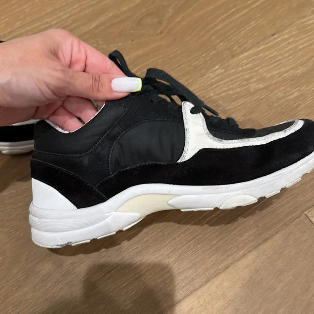 Chanel womens trainer sneakers in black and white size 37.5 - Picture 4 of 12
